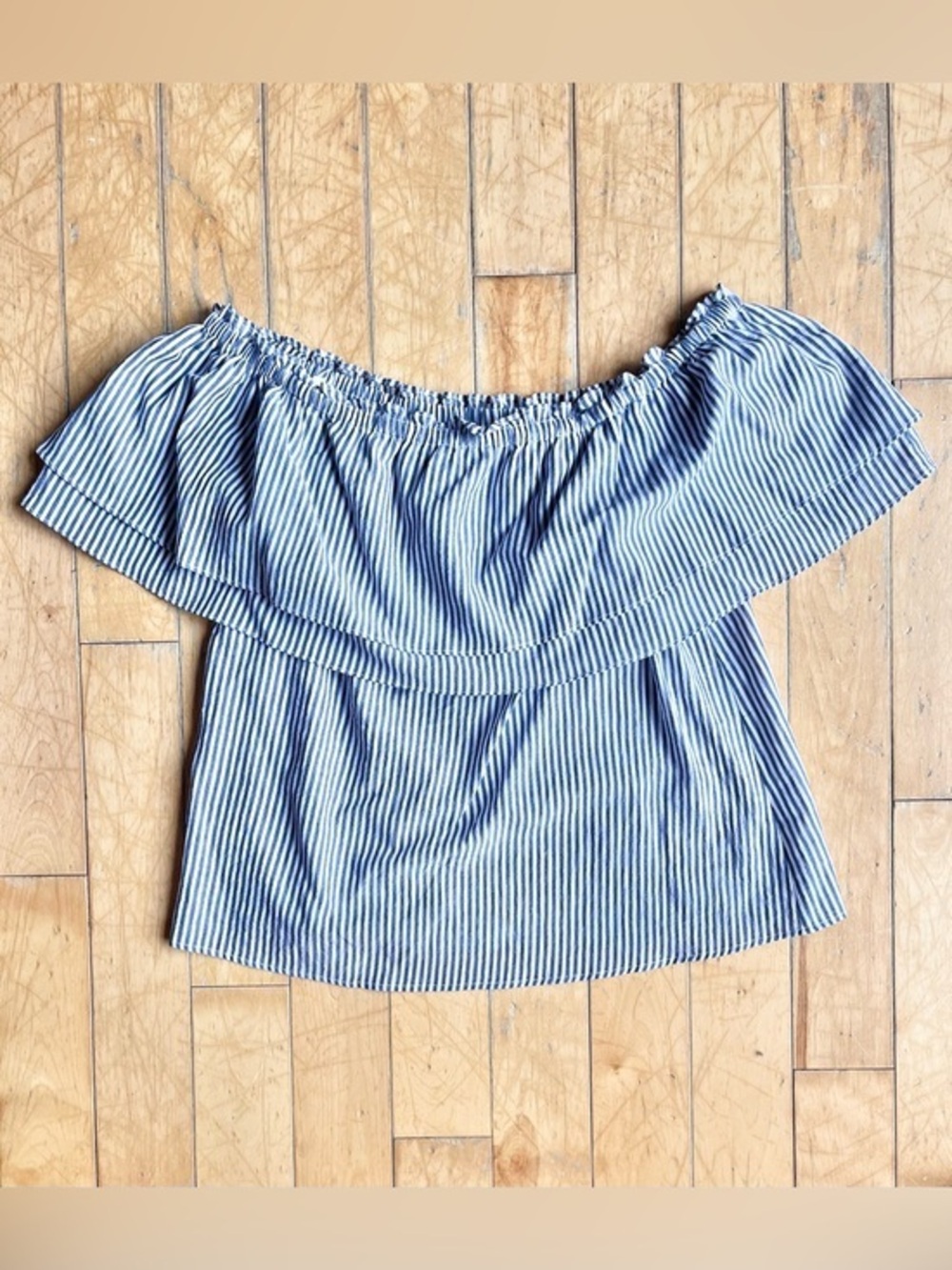 BCBGMAXAZRIA Off‑Shoulder Striped Navy & White Ruffle Top Size Medium